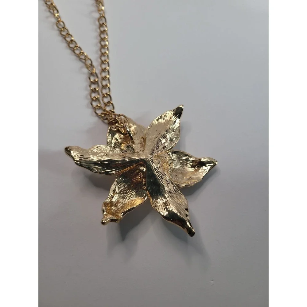 Gold Tone Flower Pendant Necklace Large Statement Floral Boho Vintage Style